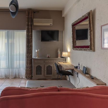 The Heart Of Plaka Apartment เอเธนส์ ภายนอก รูปภาพ