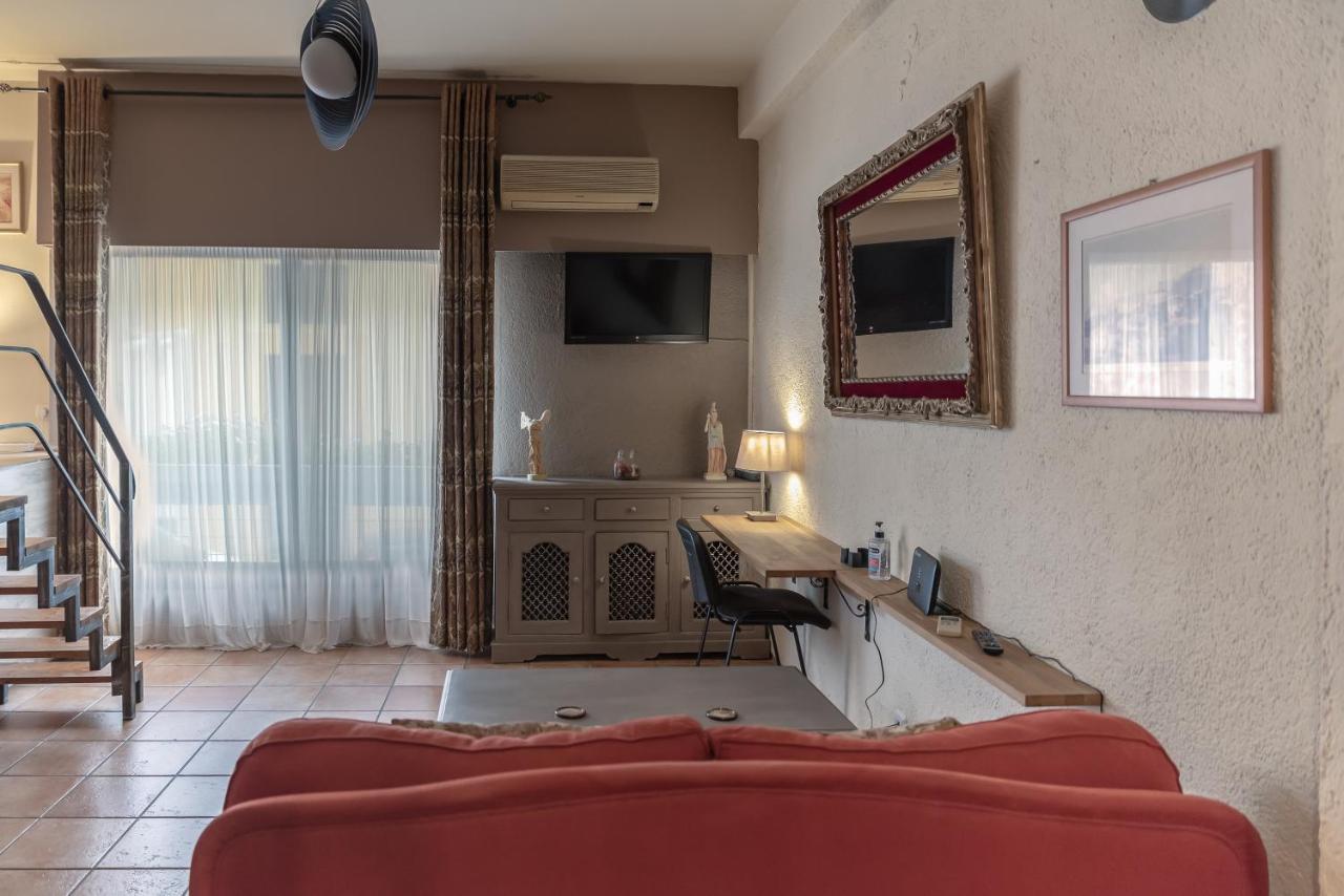 The Heart Of Plaka Apartment เอเธนส์ ภายนอก รูปภาพ