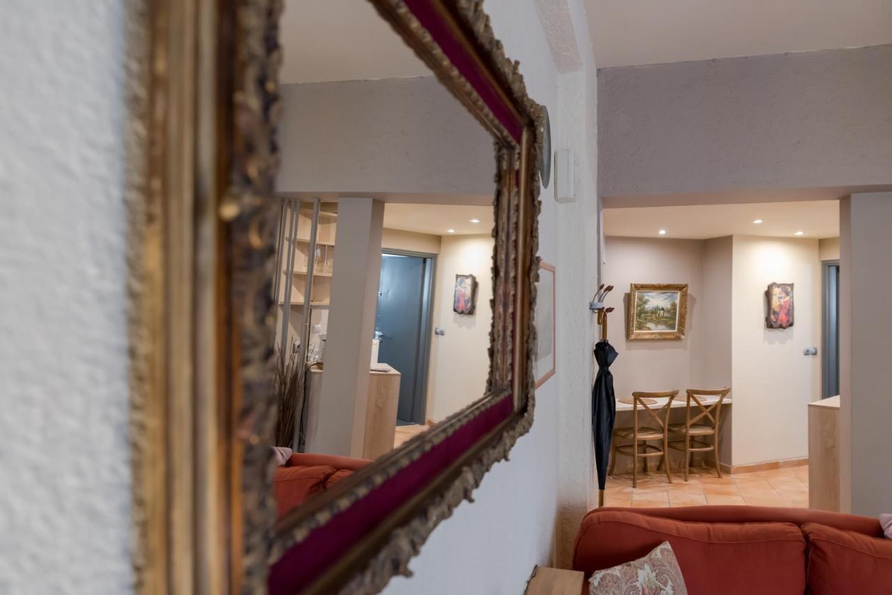 The Heart Of Plaka Apartment เอเธนส์ ภายนอก รูปภาพ